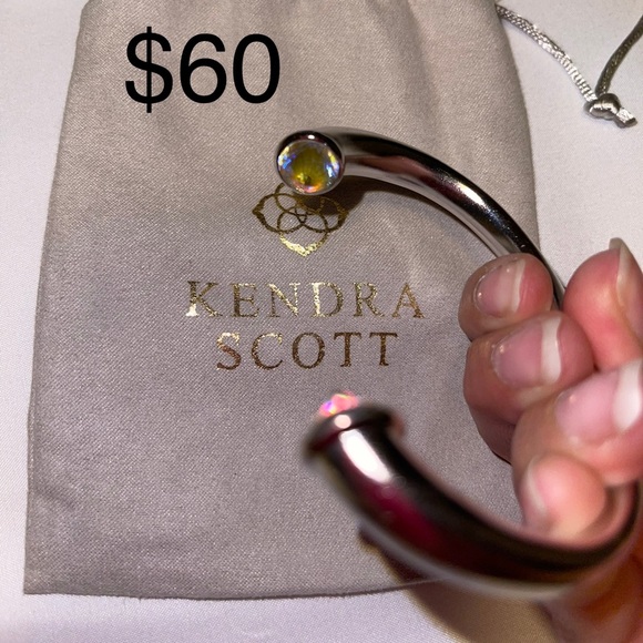 Bracelet - Picture 1 of 2